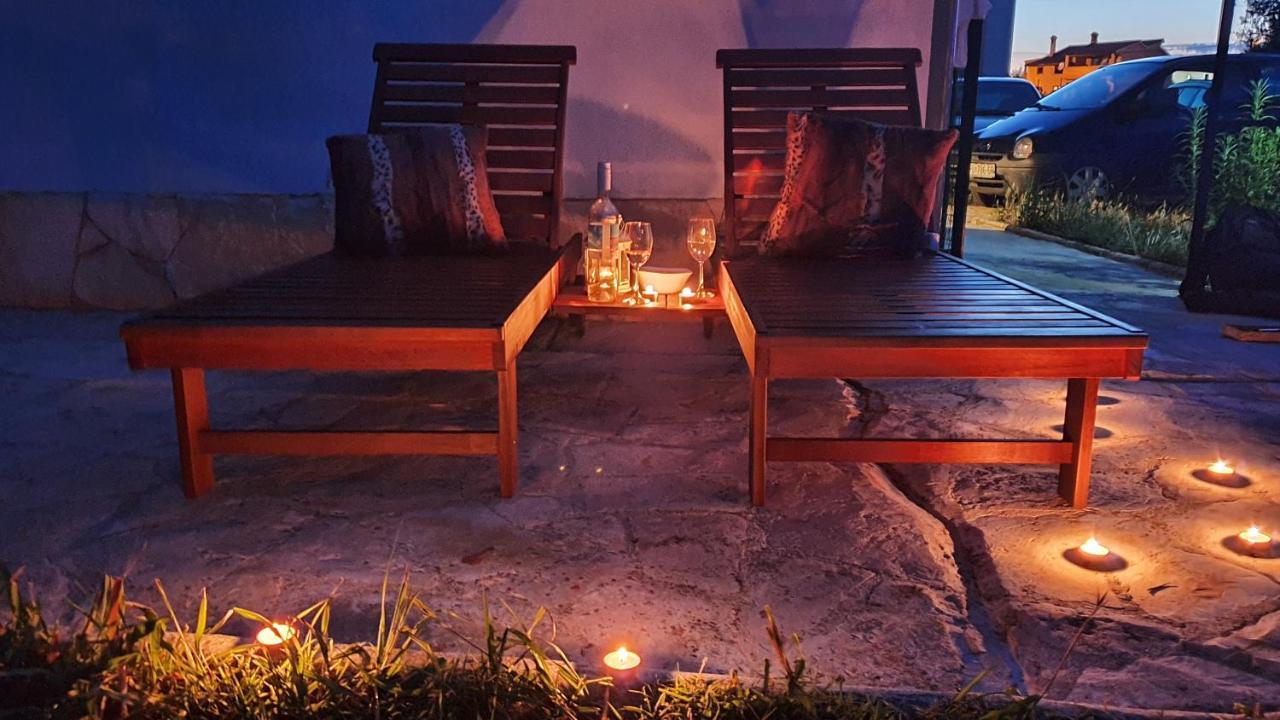 Viridis Apartment Pula Bagian luar foto