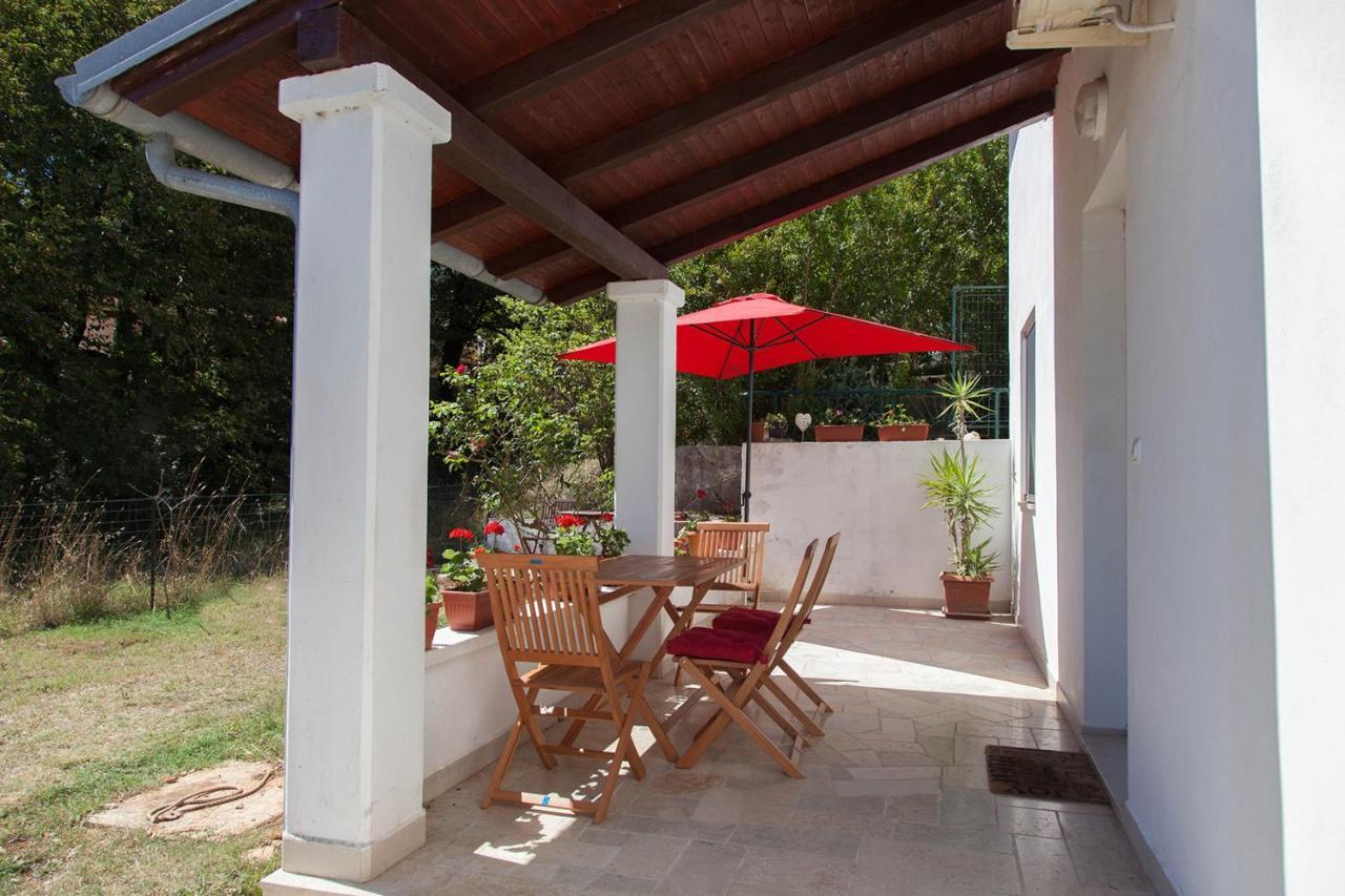 Viridis Apartment Pula Bagian luar foto