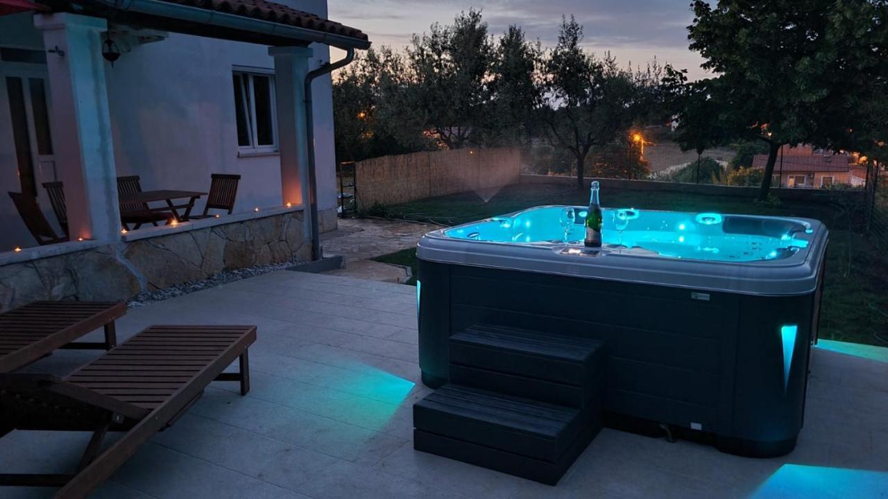 Viridis Apartment Pula Bagian luar foto